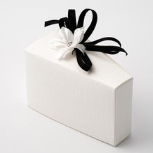Load image into Gallery viewer, Italian Range Silk Pattern Favour boxes - (Packs of 10)
