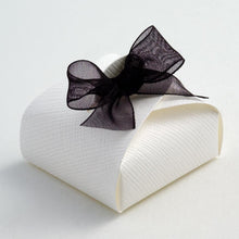Load image into Gallery viewer, Italian Range Silk Pattern Favour boxes - (Packs of 10)