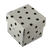 Load image into Gallery viewer, Square 4.7cm 2 piece Favour boxes with lift off lids - (Packs of 10)