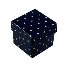 Load image into Gallery viewer, Square 4.7cm 2 piece Favour boxes with lift off lids - (Packs of 10)