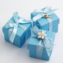 Load image into Gallery viewer, Italian Range Silk Pattern Favour boxes - (Packs of 10)