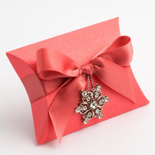 Load image into Gallery viewer, Italian Range Silk Pattern Favour boxes - (Packs of 10)