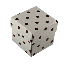 Load image into Gallery viewer, Square 4.7cm 2 piece Favour boxes with lift off lids - (Packs of 10)