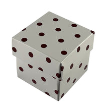 Load image into Gallery viewer, Square 4.7cm 2 piece Favour boxes with lift off lids - (Packs of 10)